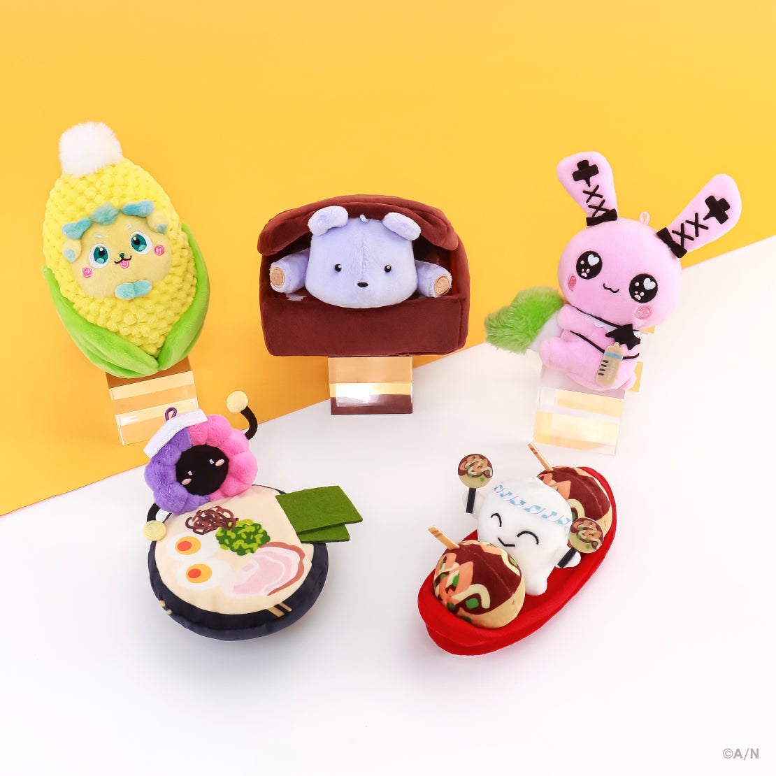 5種の公式集合写真。撮影用の台は付属品として確認できないため、セット内容には数えない。